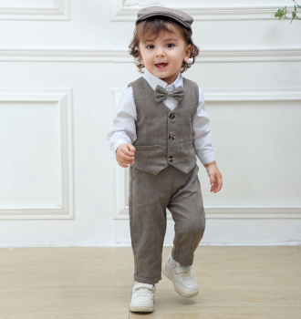 Pinkvanille Collection: Elegantes Anzug-Set für Baby Boys, klassisches Fischgrätemuster, 5-teilig - optional mit Weste