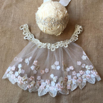 Preview: Blütentraum - süsses Kleidchen für Neugeborene Feen...