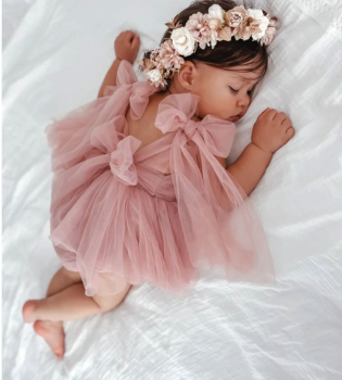 Süsser Sommerbody mit weichem Tüll in weiss oder altrosa