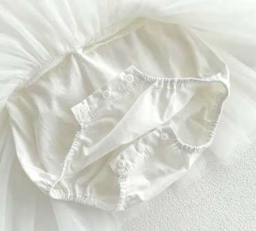 Süsser Sommerbody mit weichem Tüll in weiss oder altrosa