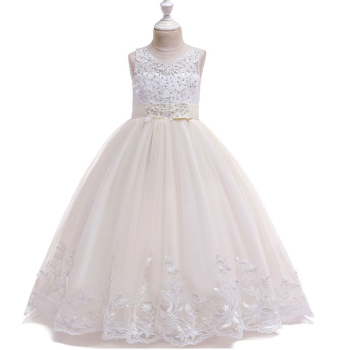 Preview: Wenige Einzelstücke: Traumkleid - vielschichtig, mit Glitzer. Weiss oder Weiss-Crème, mit kleiner Schleppe