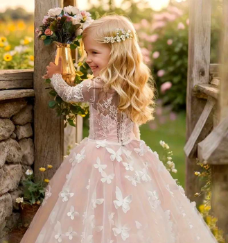 4 Farben, auch nach Mass möglich: Einmaliges Traumkleid in Premiumqualität - mit zarten Schmetterlingen