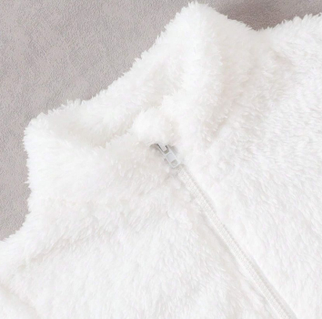 Preview: Warm und elegant zur Taufe: Kunstpelz-Jäckchen weiss - mit Mehrwert