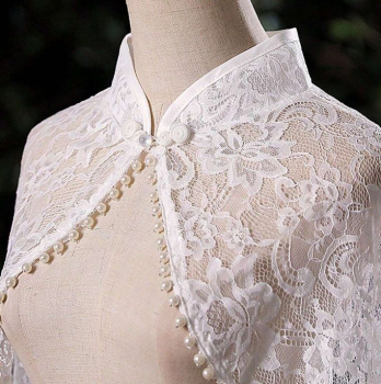 Preview: Zauberhaftes Spitzen-Cape mit Kunstperlenbordüre