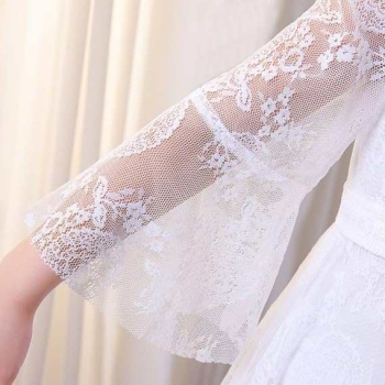 Preview: Festkleid für Mädchen softweiss mit weiten Ärmeln - toller Vintage-Look mit Chiffon und Spitzen