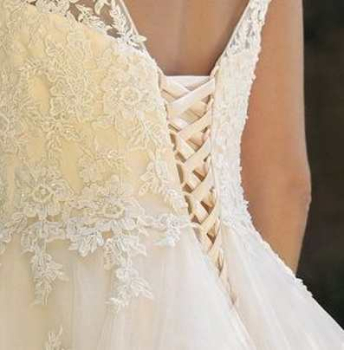 Preview: 3 Farben: Bauschiges langes Festkleid für Mädchen, bicolor mit Spitzenoberteil