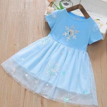 Lieblings-Kleidchen für kleine Eisköniginnen - mit schönem Glitzerstern und Tüllröckchen