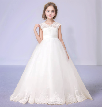 Romantischer Traum: Langes Festkleid Elfenbein mit zarten Spitzen und schönen Details im Rücken