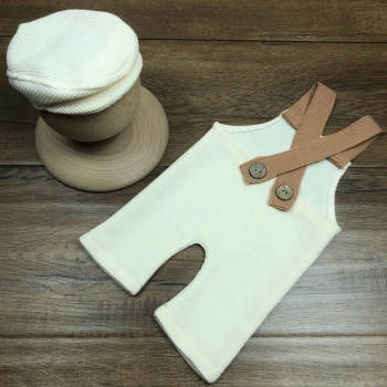 Preview: Neugeborenen Outfit für Fotoshooting: 2-teiliges Set mit Latzhose und Beret in beige