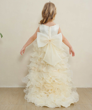 4 Farben: Prinzessinnentraum, glamouröses Kleid mit abnehmbarer bauschiger Schleppe - fast ausverkauft