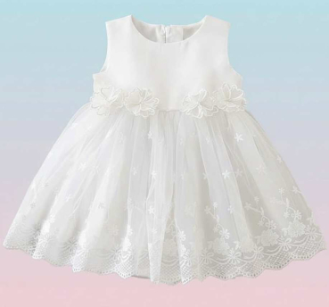 Preview: Bezauberndes Taufkleid ärmellos mit zarten Blüten am Taillenband und Blütenstickereien