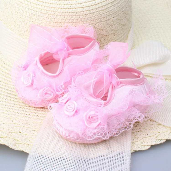 Preview: Süss: Babyschuhe mit Blüten und Spitzen - weiss oder rosa