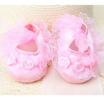 Preview: Süss: Babyschuhe mit Blüten und Spitzen - weiss oder rosa