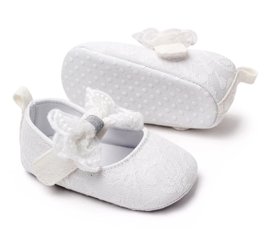 Preview: Elegante Taufschuhe Baby-Ballerinas mit Schleife, in der Mitte in dezentem, mattem Silber-Glanz