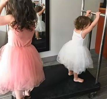 Weiss und Mauve: Süsses Tutu-Kleidchen weich und süss aus Baumwoll-Jersey