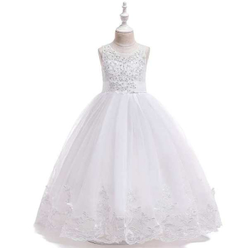 Wenige Einzelstücke: Traumkleid - vielschichtig, mit Glitzer. Weiss oder Weiss-Crème, mit kleiner Schleppe