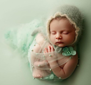 Preview: Vanille und Türkis: Bezaubernde feine Chiffontücher mit Blüten und Perlen