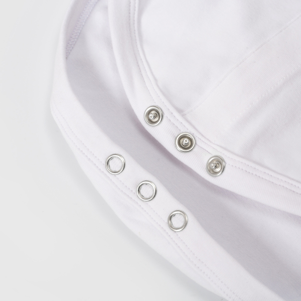 Pinkvanille-Collection: Elegantes Hellgrau-Weisses Anzug-Set für warme Tage