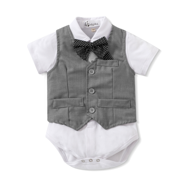 Pinkvanille-Collection: Elegantes Hellgrau-Weisses Anzug-Set für warme Tage