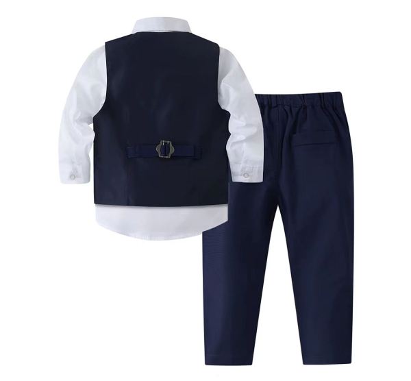 Total chic: Anzug-Set navyblau mit Weste, Hemd, Fliege und Hose, Grösse 80