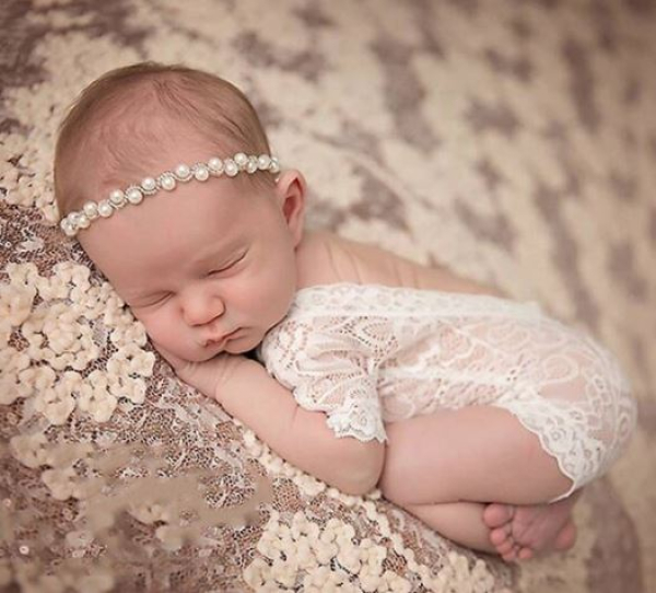 Elegantes, feines Haarband, schmal, mit Perlen und Glitzer, weiss