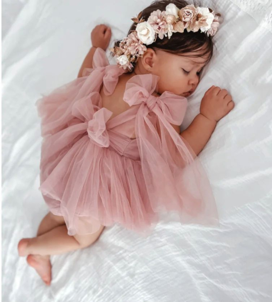 Süsser Sommerbody mit weichem Tüll in weiss oder altrosa