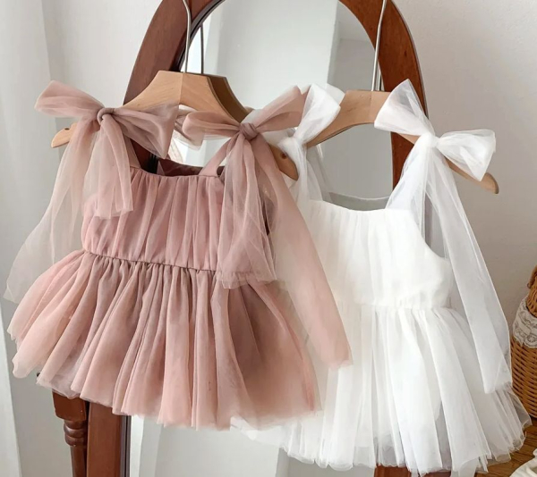 Süsser Sommerbody mit weichem Tüll in weiss oder altrosa