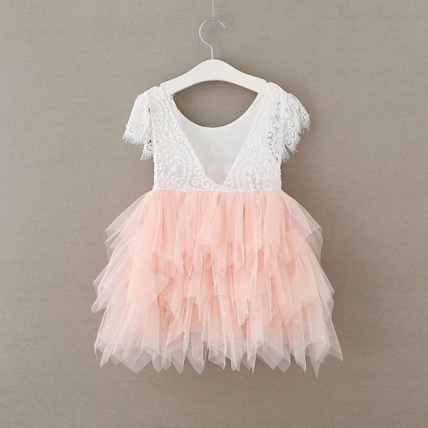 Süsses sehr romantisches Kleidchen für Mädchen, bicolor mit Spitzen, pastell-apricot und offwhite