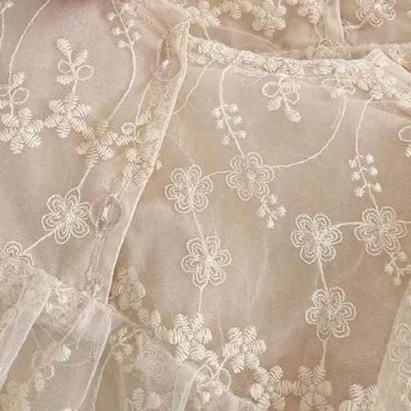 Zum verlieben: Mädchenkleidchen in Crème, bezaubernd im Vintage Look - Grösse 92