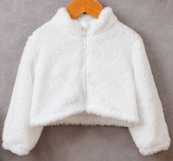 Warm und elegant zur Taufe: Kunstpelz-Jäckchen weiss - mit Mehrwert