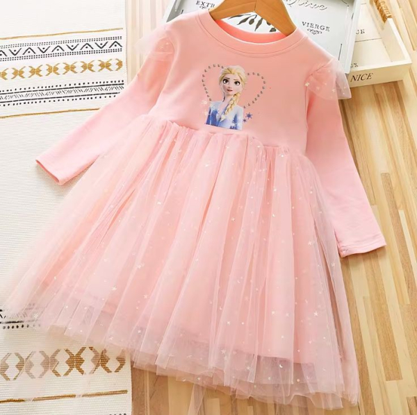 Lieblingskleid: Blau oder Rosa, von Elsa inspiriert - natürlich mit Tüll, langärmlig