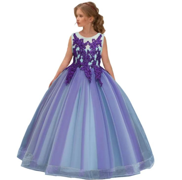 Festkleid bestickt und voluminös in verschiedenen Farben - wenige Reststücke Bordeaux