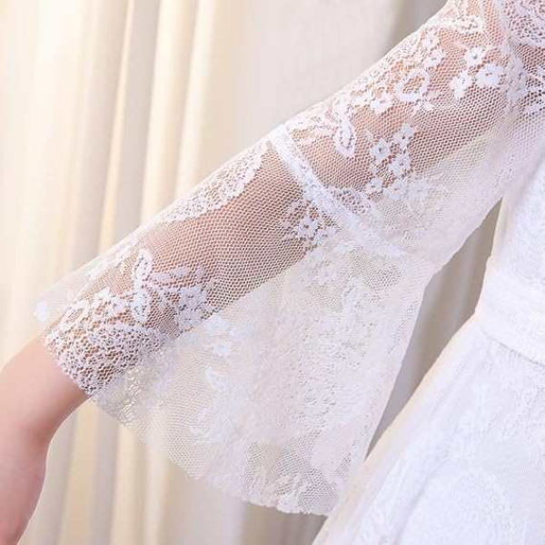 Festkleid für Mädchen softweiss mit weiten Ärmeln - toller Vintage-Look mit Chiffon und Spitzen