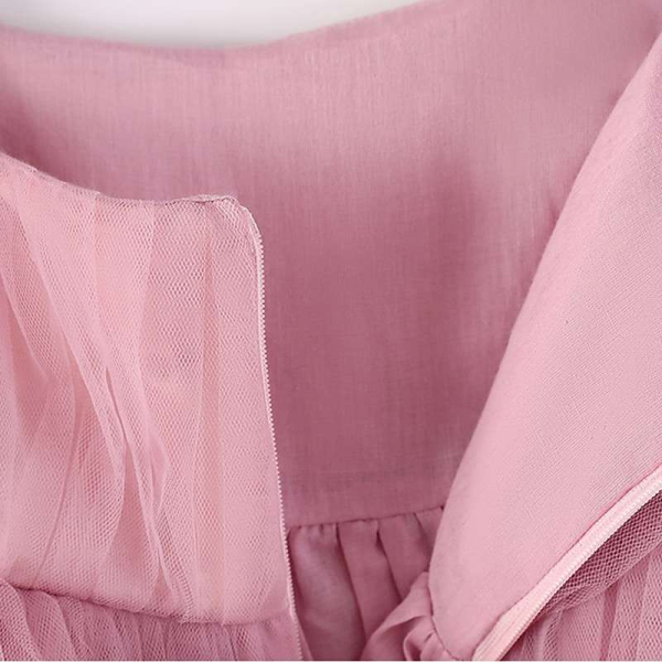 Glamouröses Traumkleidchen in altrosa, schön bauschig mit süssen Details