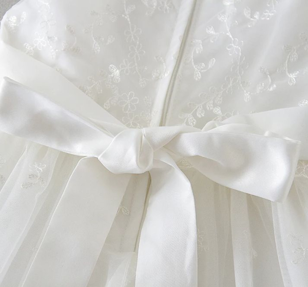 Langes stilsicheres Taufkleid zweiteilig, wunderschön, weich fliessend