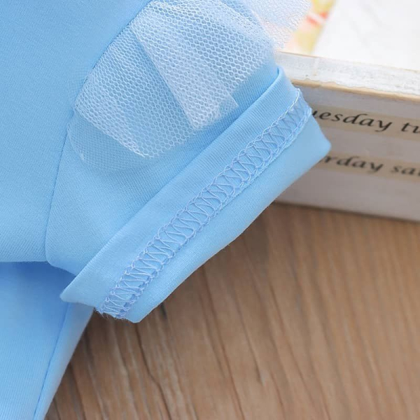 Lieblings-Kleidchen für kleine Eisköniginnen - mit schönem Glitzerstern und Tüllröckchen