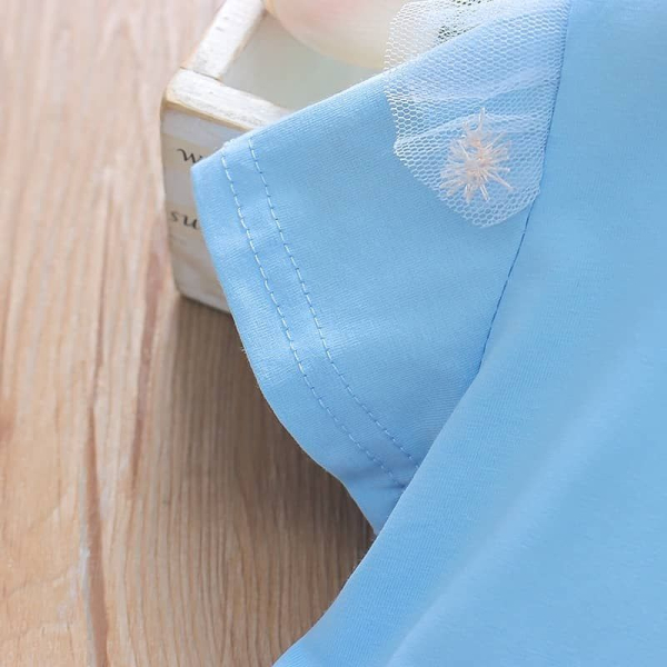 Lieblings-Kleidchen für kleine Eisköniginnen - mit schönem Glitzerstern und Tüllröckchen