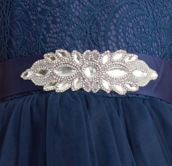 Chic in 4 Farben: Partykleid für Mädchen, elegant und halblang