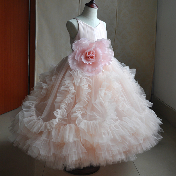 Ein Traumkleid für die Prinzessin! Chiffon-Volumen in zartem Rosa, solange Vorrat