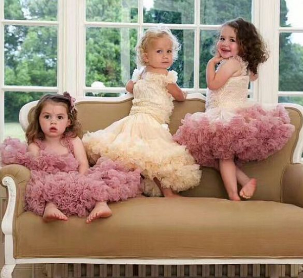 Kuschelweiches Tutu-Kleidchen mit viiiiiielen Rüschen! Solange Vorrat