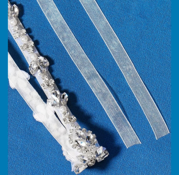 2 Modelle: Elegante Taillenbänder, Brautgürtel aus Strass