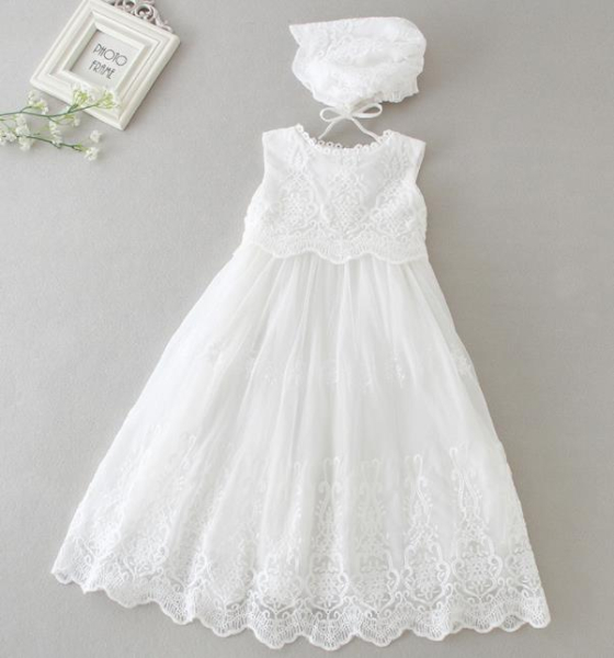 Elegantes langes Taufkleid - langärmlig oder ärmellos und wunderschön klassisch mit weichen Spitzen