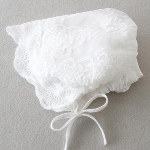 Elegantes langes Taufkleid - langärmlig oder ärmellos und wunderschön klassisch mit weichen Spitzen