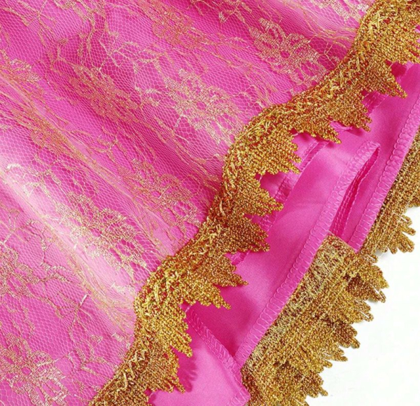 Das perfekteTraumkleid für Prinzessinnen und Dornröschen - goldbestickt, lang und bauschig