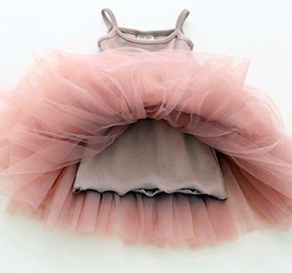 Weiss und Mauve: Süsses Tutu-Kleidchen weich und süss aus Baumwoll-Jersey