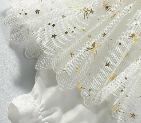 Bezaubernd: Spitzenbody mit zarten Schmetterlingen, offwhite