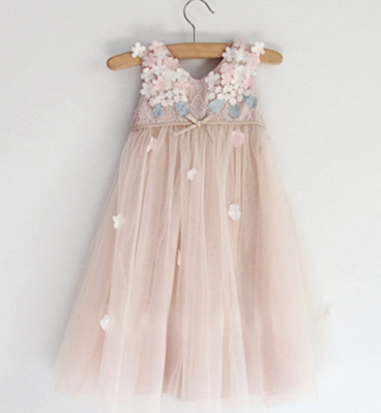 Traumkleid Tüll und Spitzen - ganz edel, Grössen 92 und 98